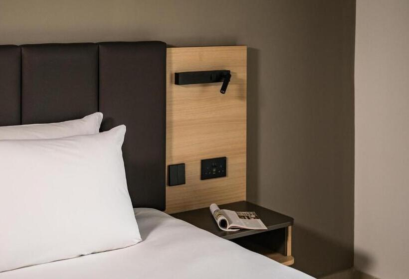 هتل Qawra Palace Resort & Spa