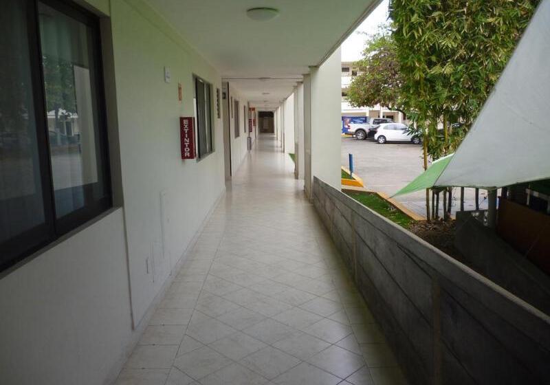 ホテル Quality Inn Tuxtla Gutierrez