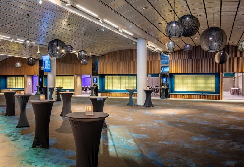 Radisson Blu Scandinavia Hotel, Oslo