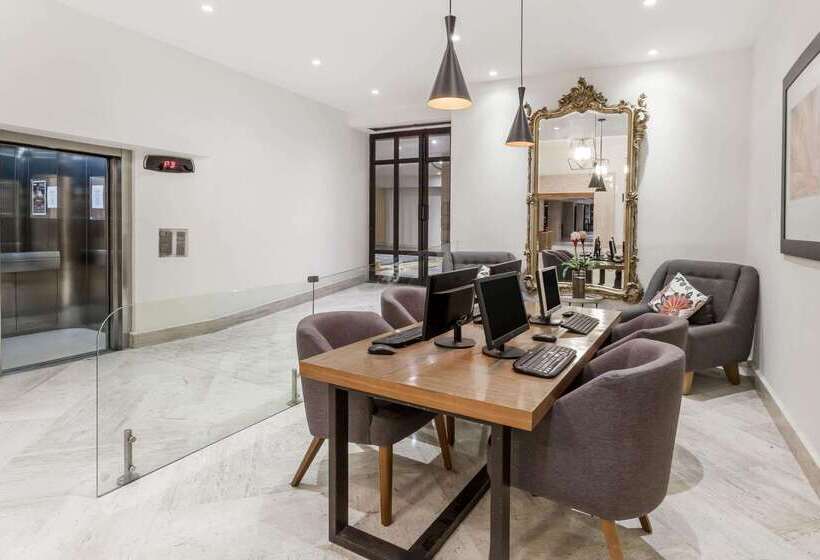 酒店 Ramada Plaza By Wyndham Leon