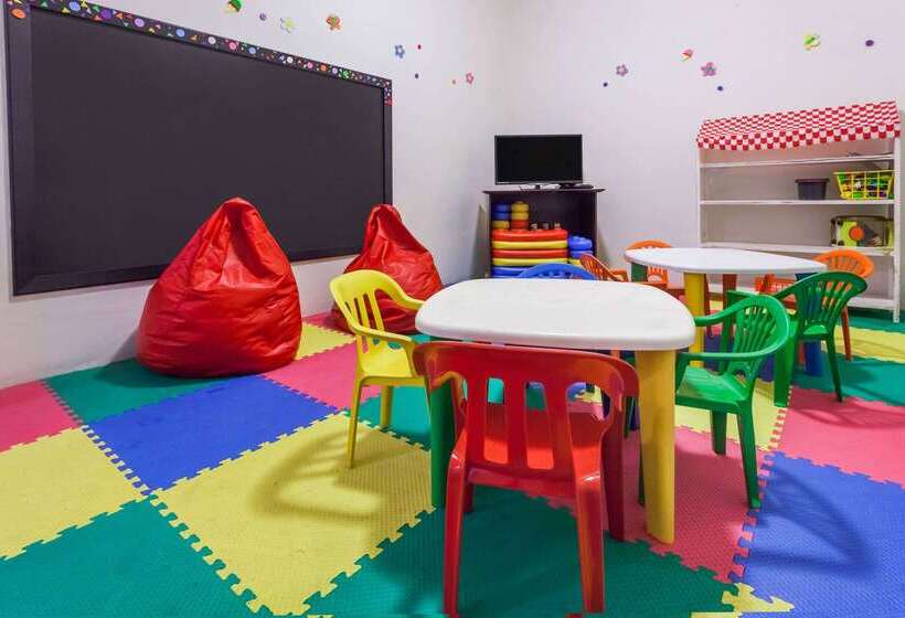 酒店 Ramada Plaza By Wyndham Leon