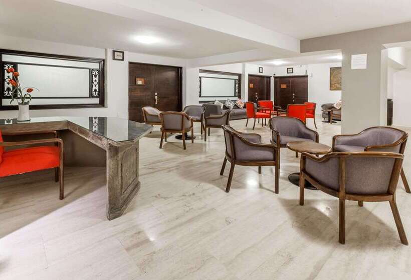 酒店 Ramada Plaza By Wyndham Leon