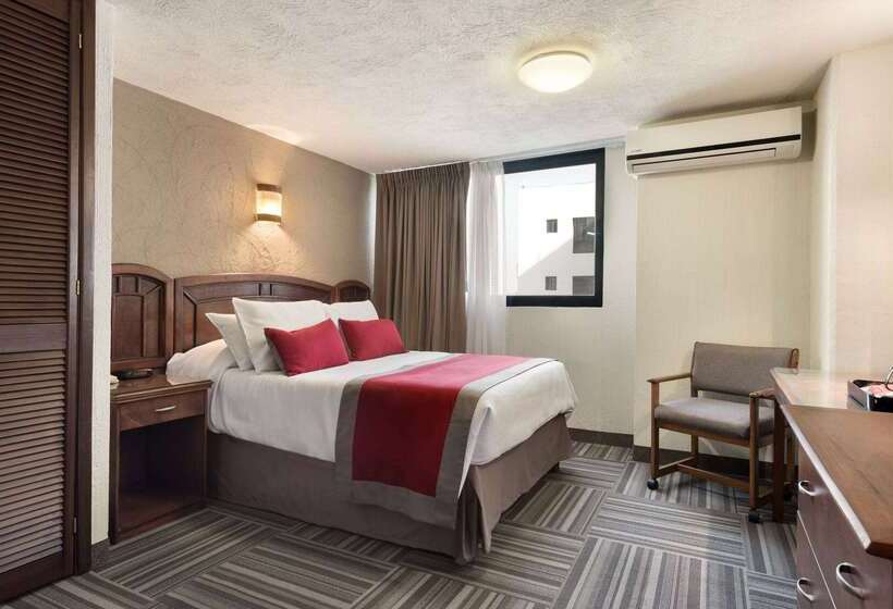 酒店 Ramada Plaza By Wyndham Leon