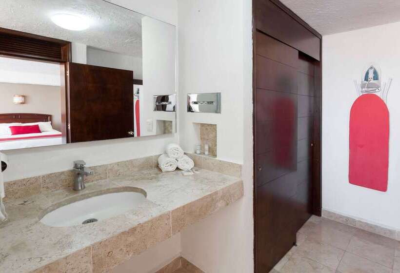 酒店 Ramada Plaza By Wyndham Leon