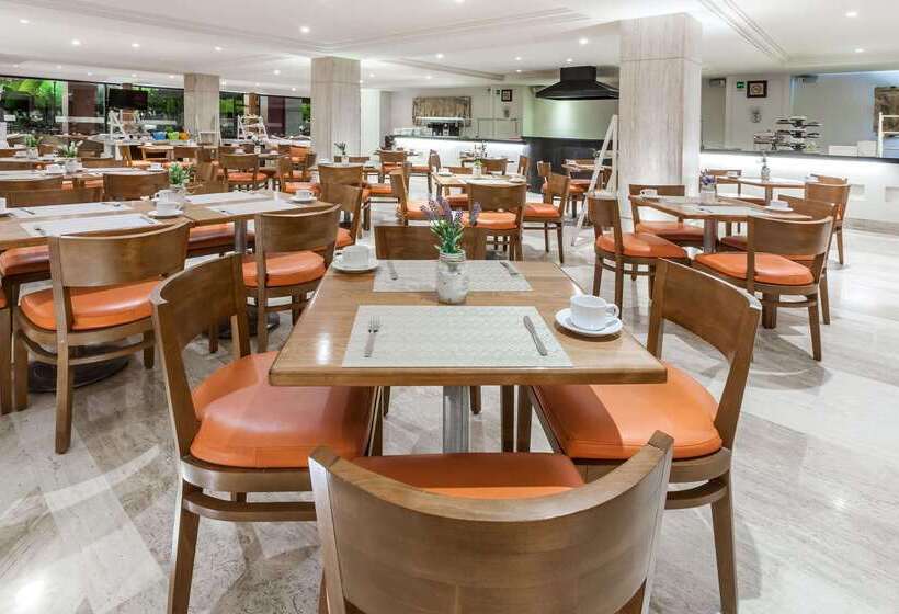 酒店 Ramada Plaza By Wyndham Leon