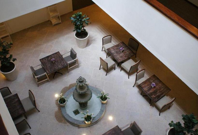 酒店 Ramada Plaza By Wyndham Leon