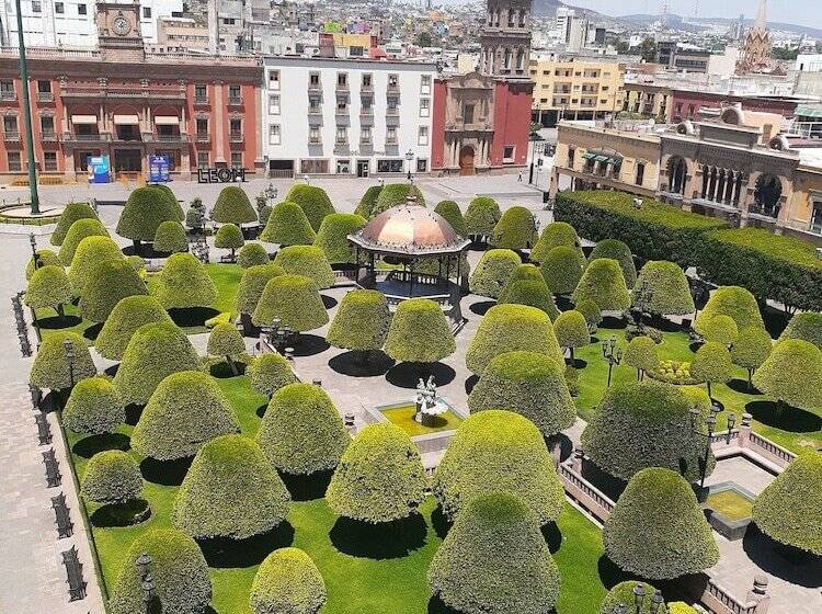 酒店 Ramada Plaza By Wyndham Leon