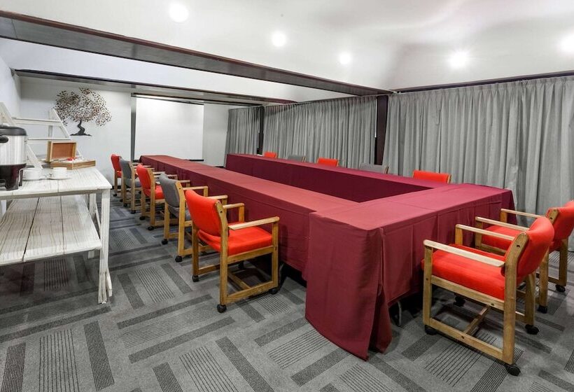 酒店 Ramada Plaza By Wyndham Leon