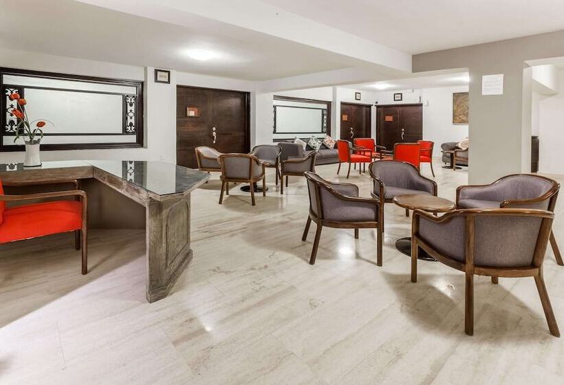 酒店 Ramada Plaza By Wyndham Leon