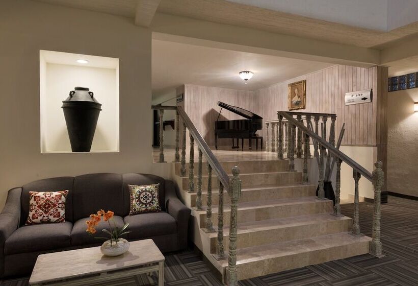 酒店 Ramada Plaza By Wyndham Leon