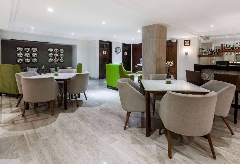 酒店 Ramada Plaza By Wyndham Leon