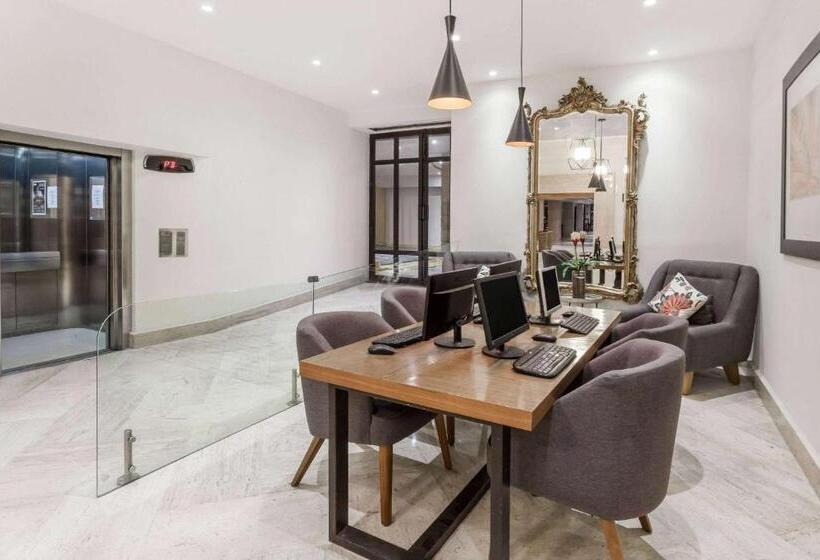 酒店 Ramada Plaza By Wyndham Leon