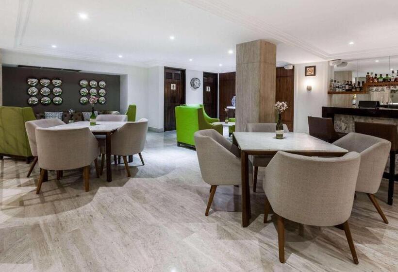 酒店 Ramada Plaza By Wyndham Leon