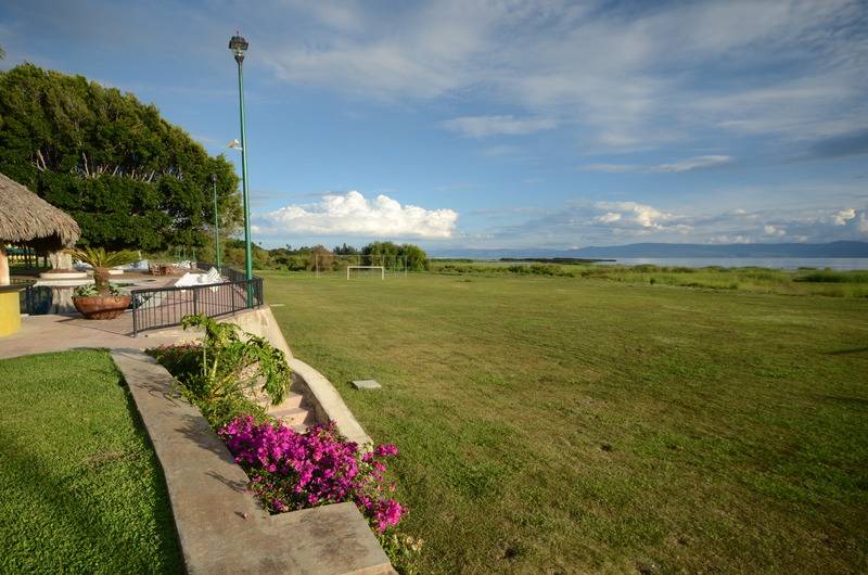 فندق Real De Chapala