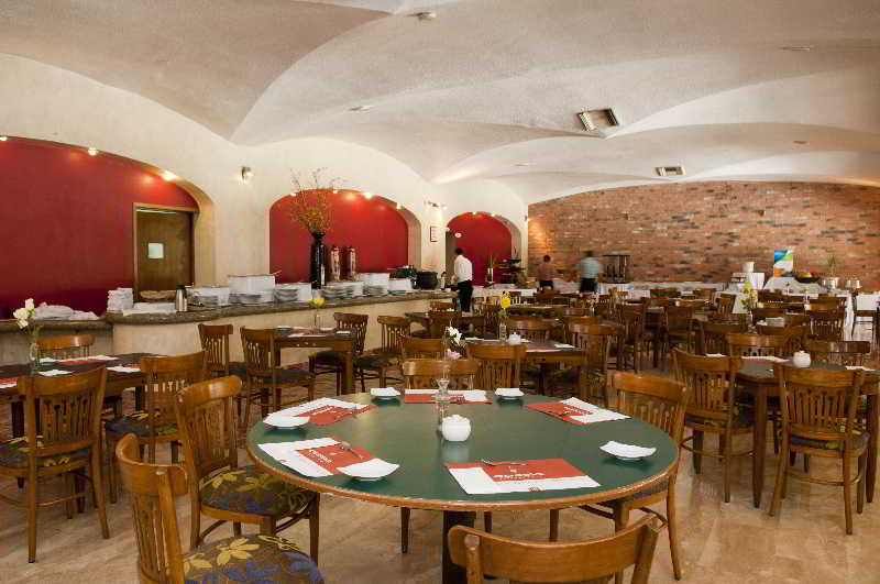 Отель Real De Minas Poliforum