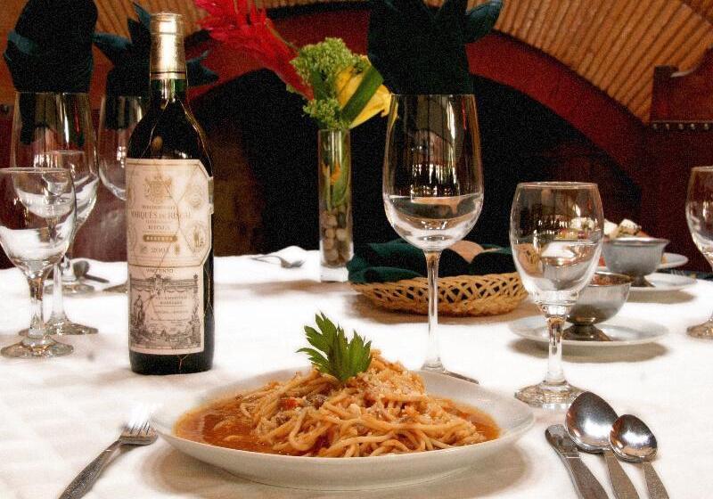 Отель Real De Minas Tradicional