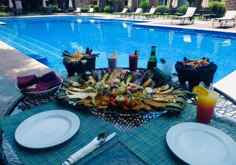 Отель Real De Minas Tradicional