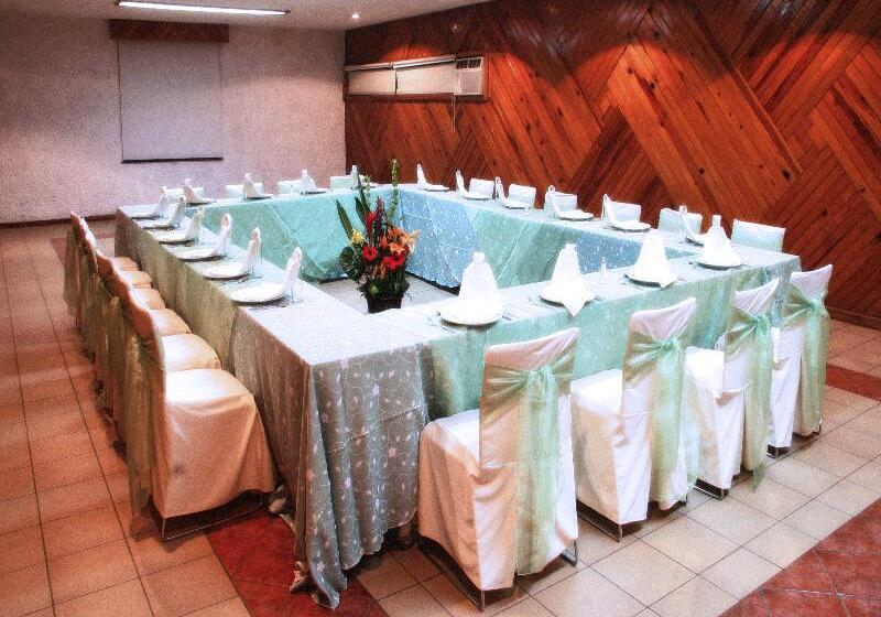 Отель Real De Minas Tradicional