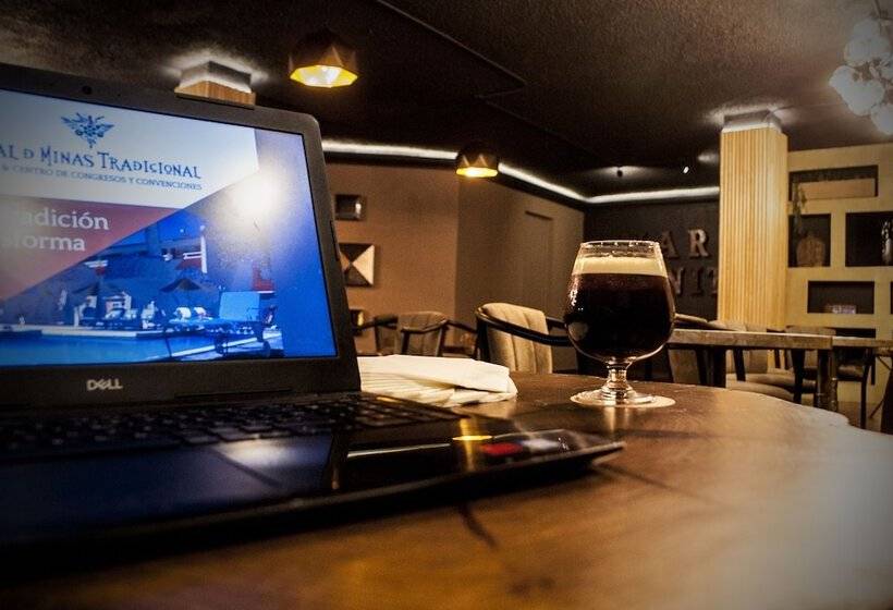 Отель Real De Minas Tradicional