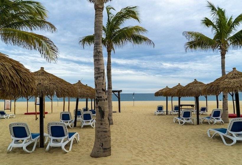 فندق Grand Decameron Los Cabos, A Trademark All Inclusive Resort