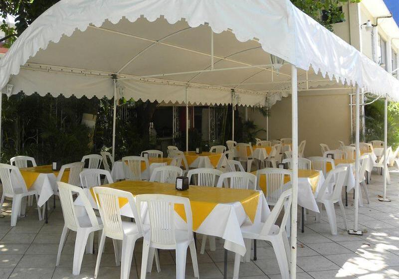 Sands Acapulco Hotel & Bungalows