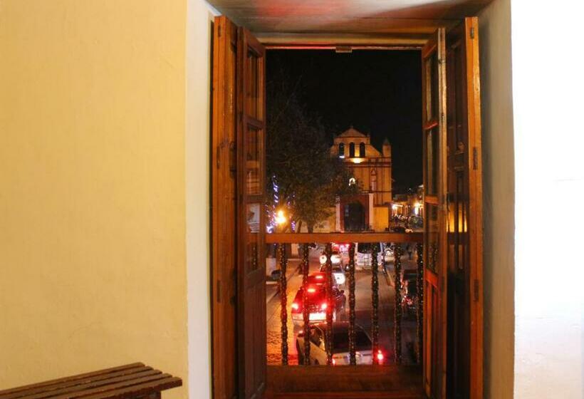 ホテル Santa Clara