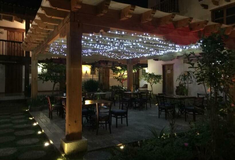 ホテル Santa Clara