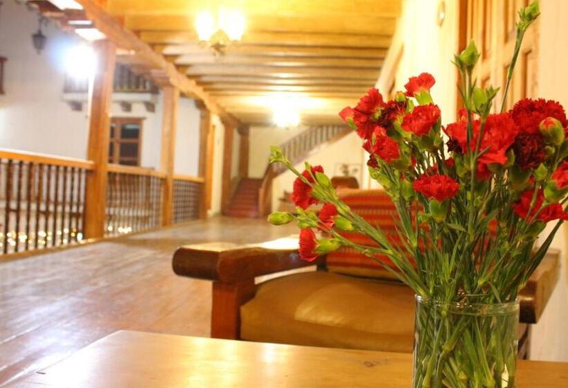 ホテル Santa Clara