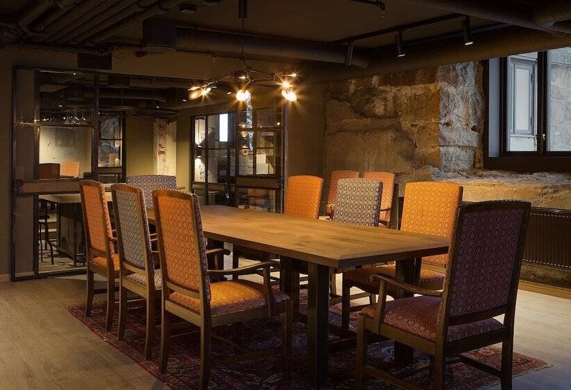 Отель Scandic Holmenkollen Park