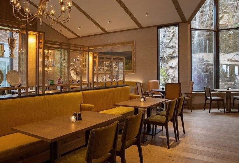 Отель Scandic Holmenkollen Park