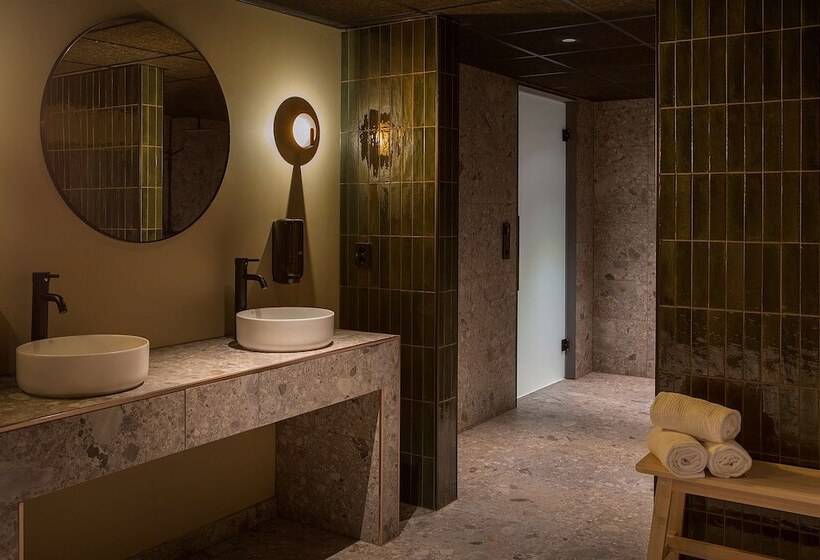 Отель Scandic Holmenkollen Park