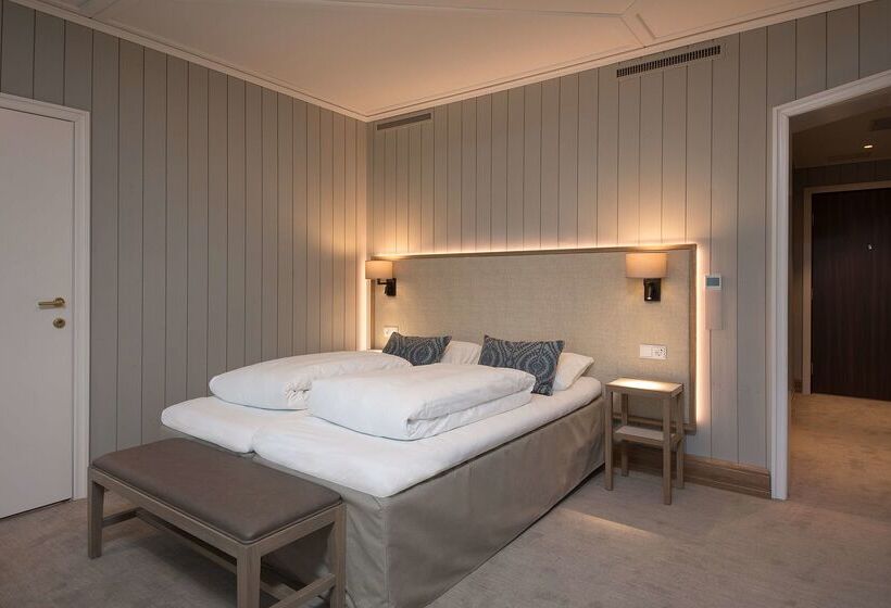 Отель Scandic Holmenkollen Park