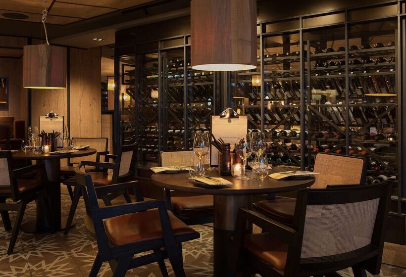 Отель Scandic Holmenkollen Park