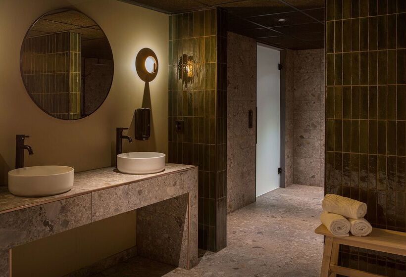 Отель Scandic Holmenkollen Park