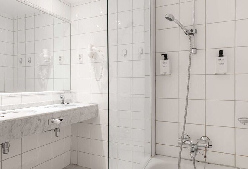 هتل Scandic Oslo City
