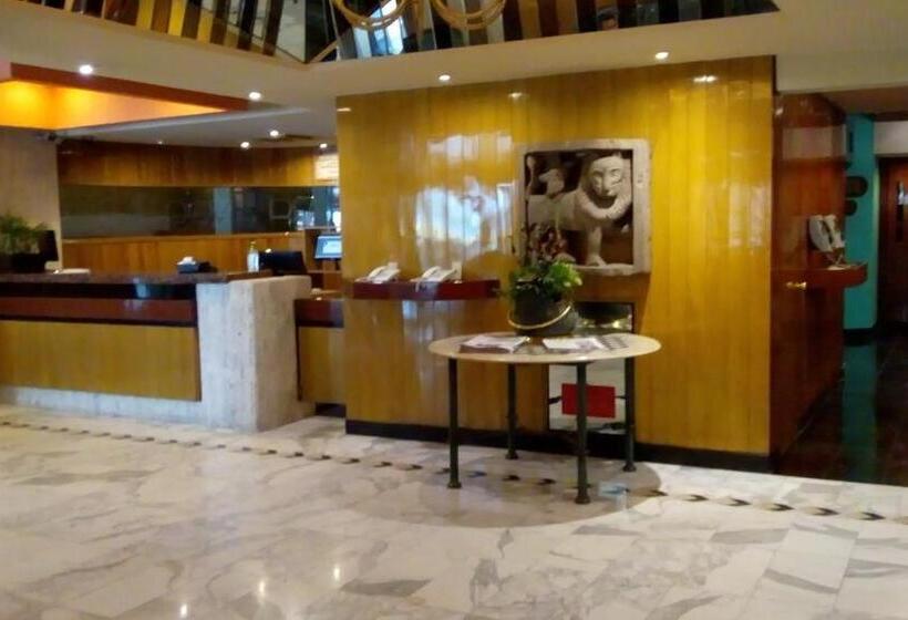 호텔 Segovia Regency