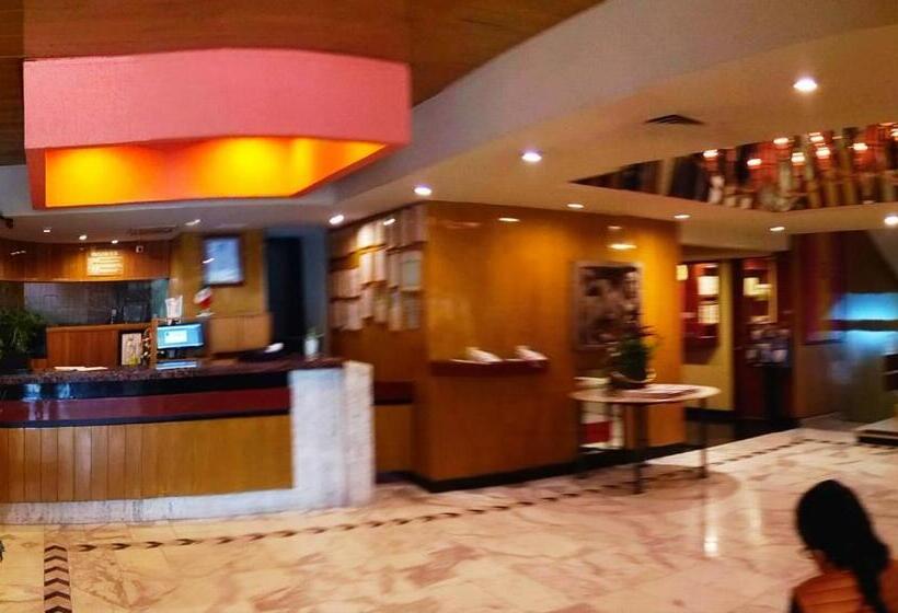 호텔 Segovia Regency