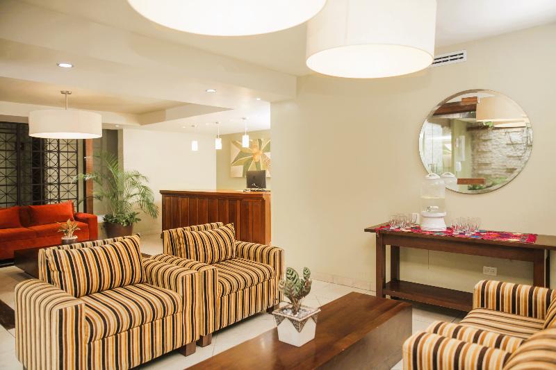 Отель Suites Colonial