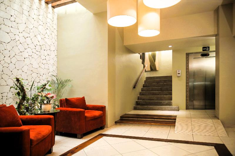 Отель Suites Colonial