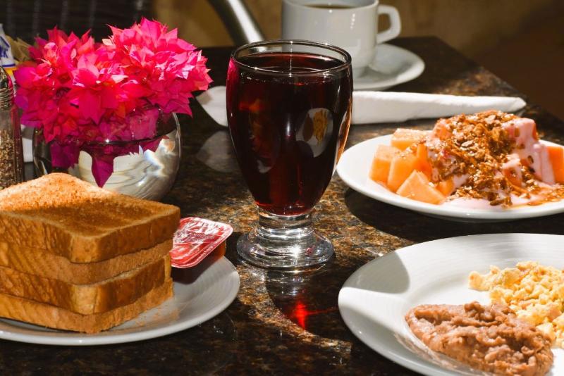 Отель Suites Colonial