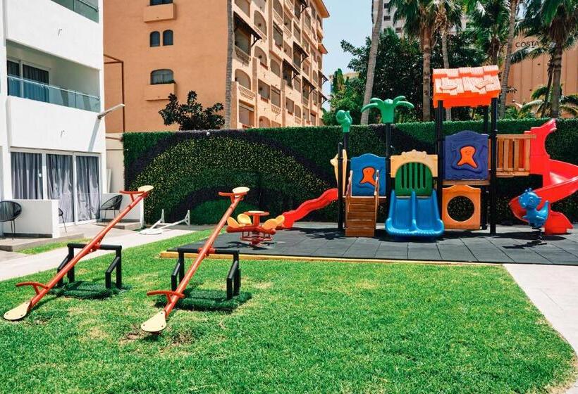 בית מלון כפרי The Inn At Mazatlan