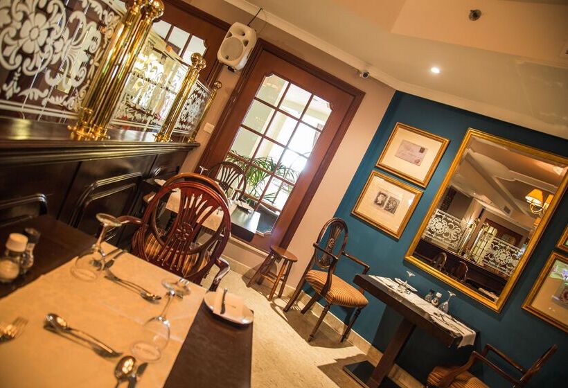 هتل Ax The Victoria