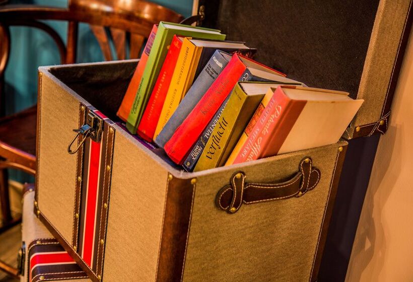 هتل Ax The Victoria