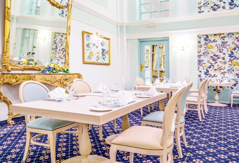 هتل Ax The Victoria