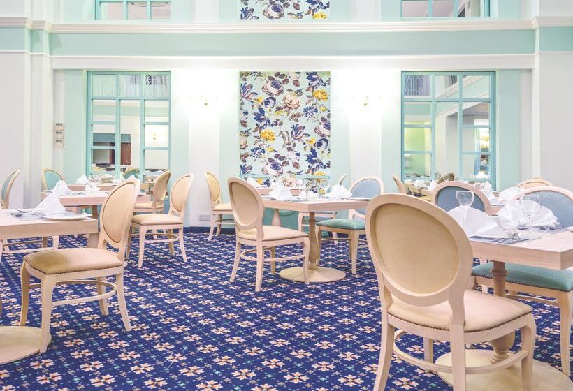 هتل Ax The Victoria