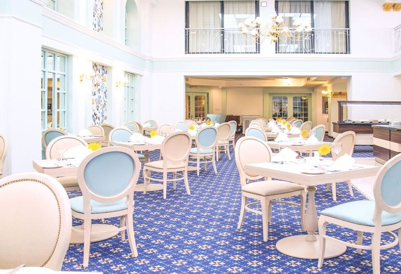 هتل Ax The Victoria