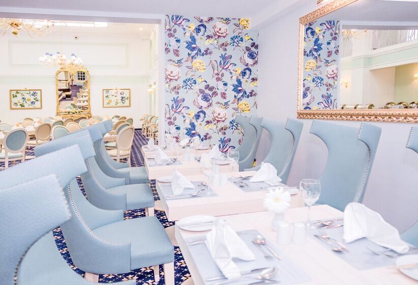 هتل Ax The Victoria