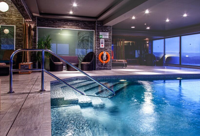 هتل Ax The Victoria