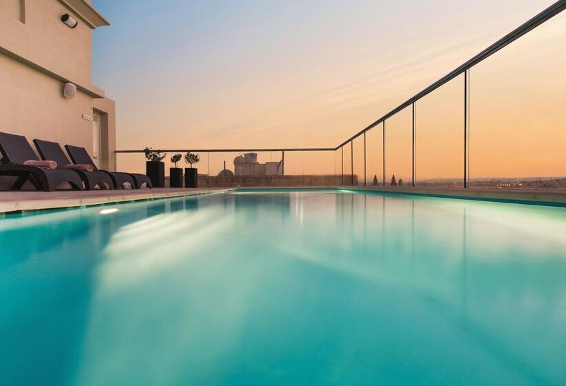 هتل Ax The Victoria