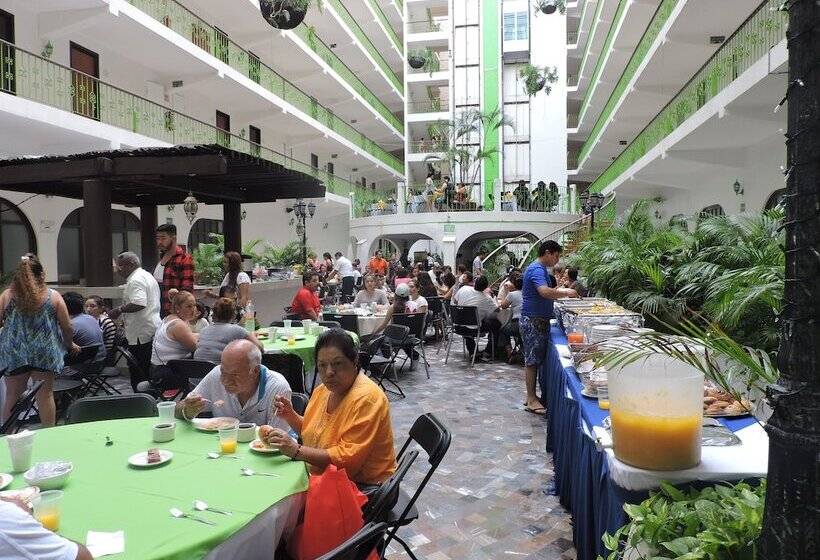 ホテル Tortuga Acapulco